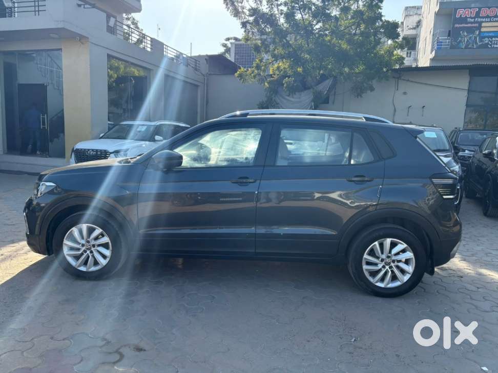 Volkswagen Taigun 1.0 Tsi Highline At, 2022, Petrol