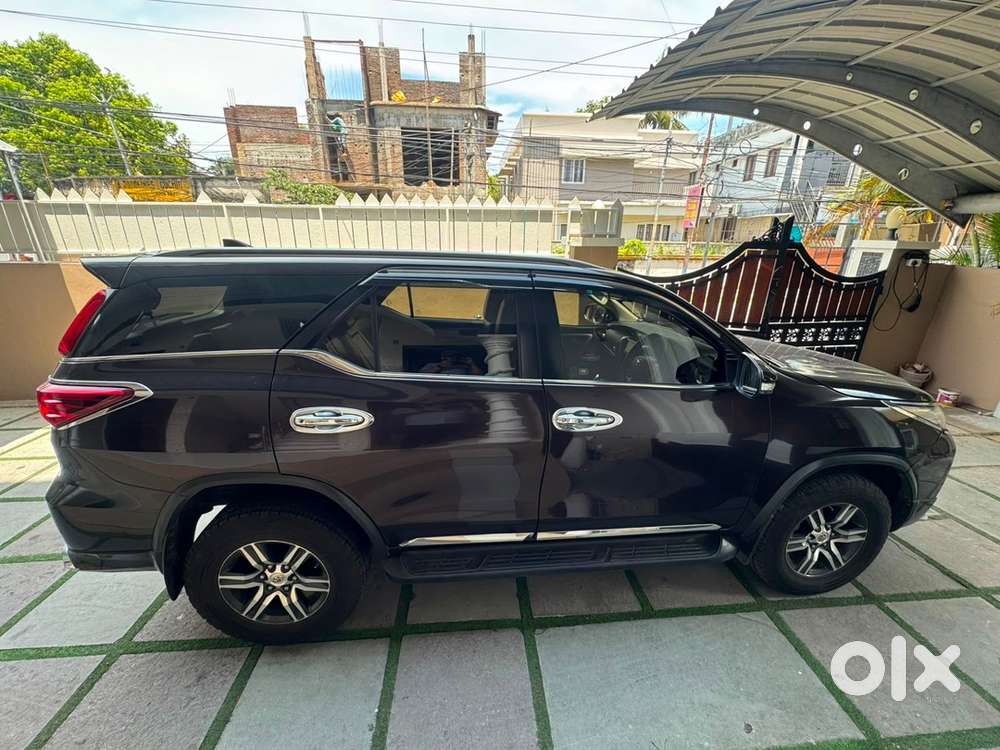 Only One Lakh Kilometers Original Kerala Toyota Fortuner Diesel 2017