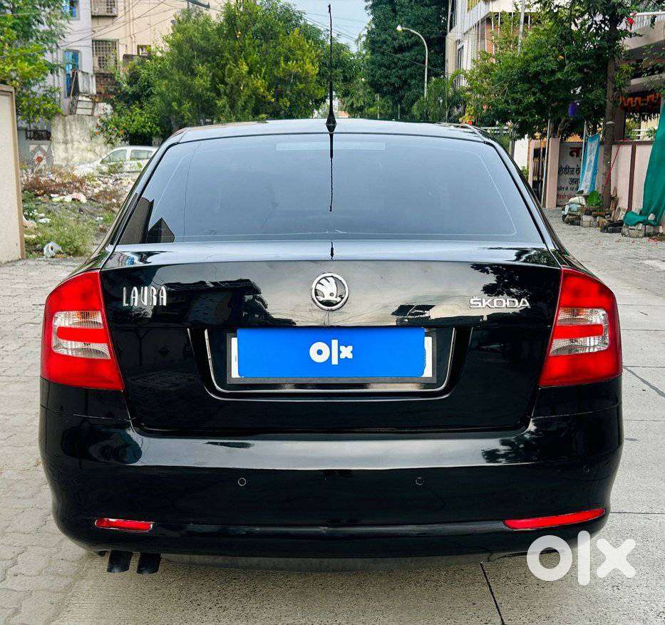 Skoda Laura Ambiente 2.0 Tdi Cr Manual, 2011, Diesel