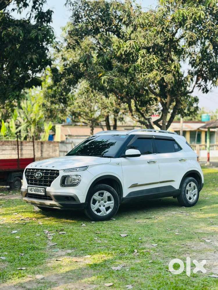 Hyundai Venue 2020 Petrol Well Maintained