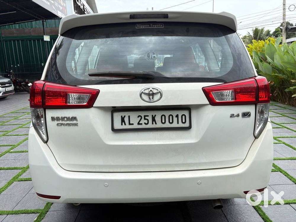Toyota Innova Crysta 2.4 Vx Mt 8s, 2017, Diesel