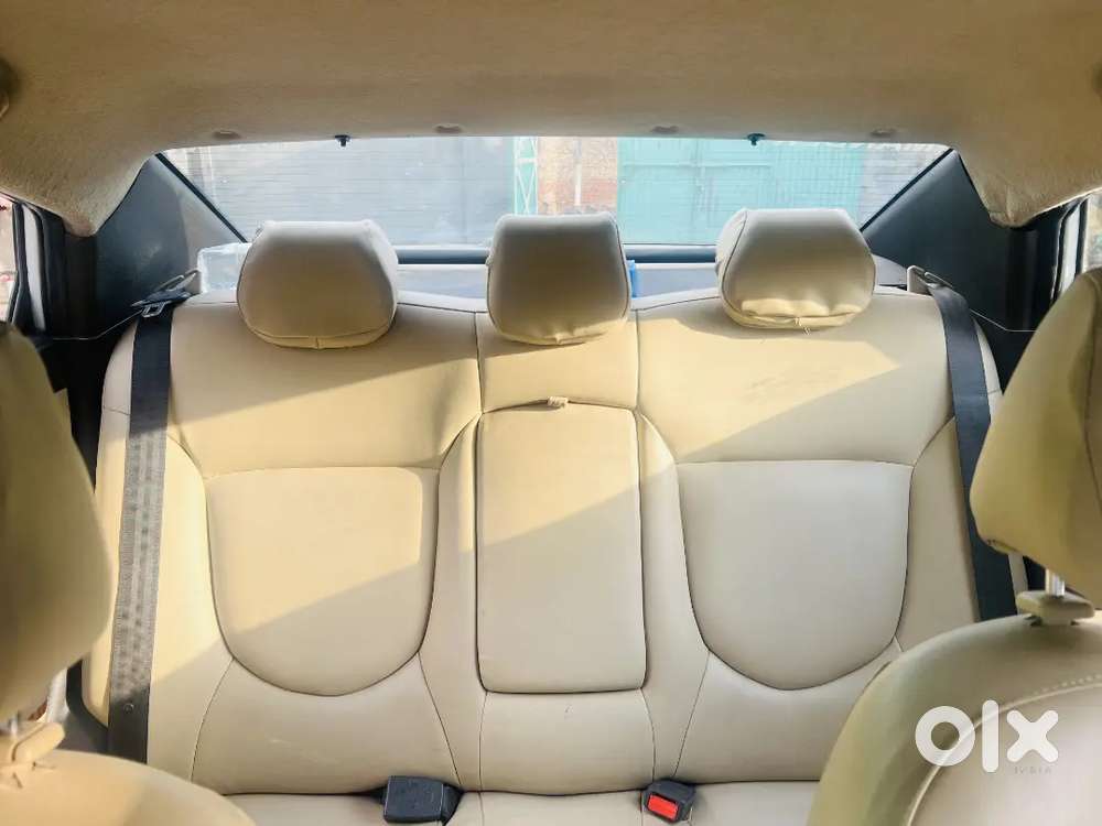  Verna Car  
 2012 Model
   Top Model
    Crdi 1.