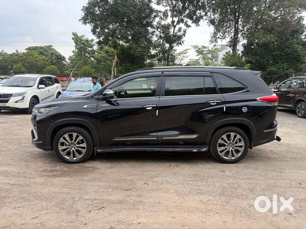 Toyota Innova Hycross 2.0 Zx (o) Hybrid 7 Str, 2023, Electric