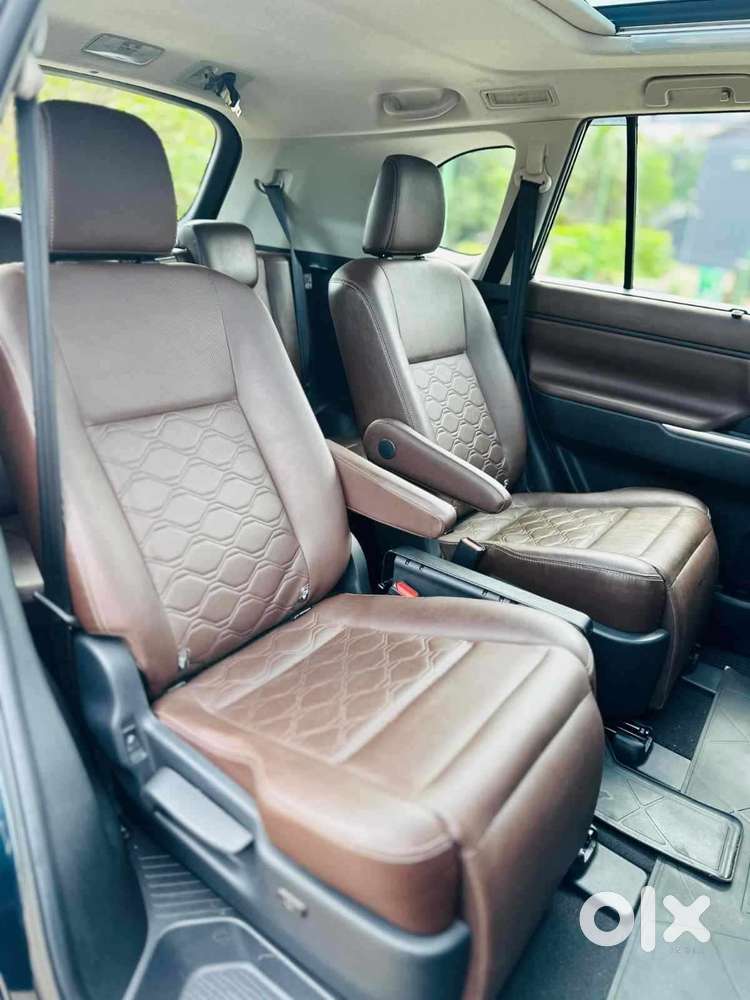 Toyota Innova Hycross 2.0 Zx Hybrid 7 Str, 2023, Petrol