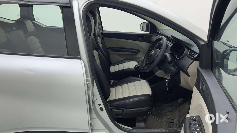 Renault Triber Rxt, 2022, Petrol