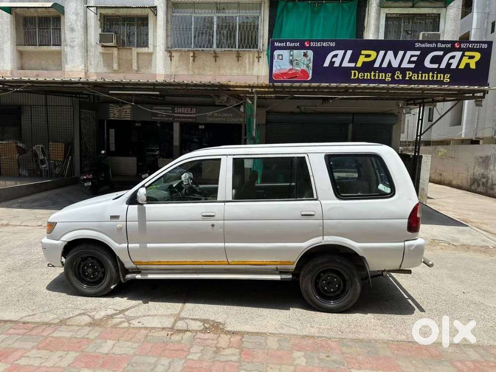 Chevrolet Tavera Elite Ls - B3 10-seater Bs Iii, 2015, Diesel