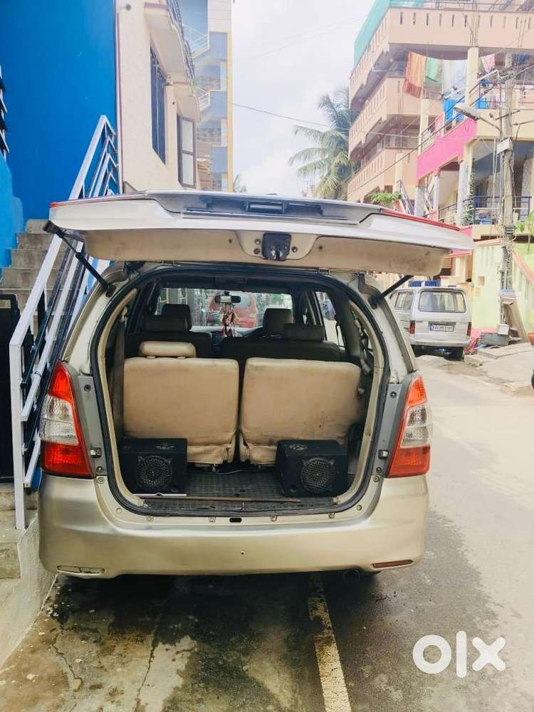 Innova 2.5 8 Str For Sale
