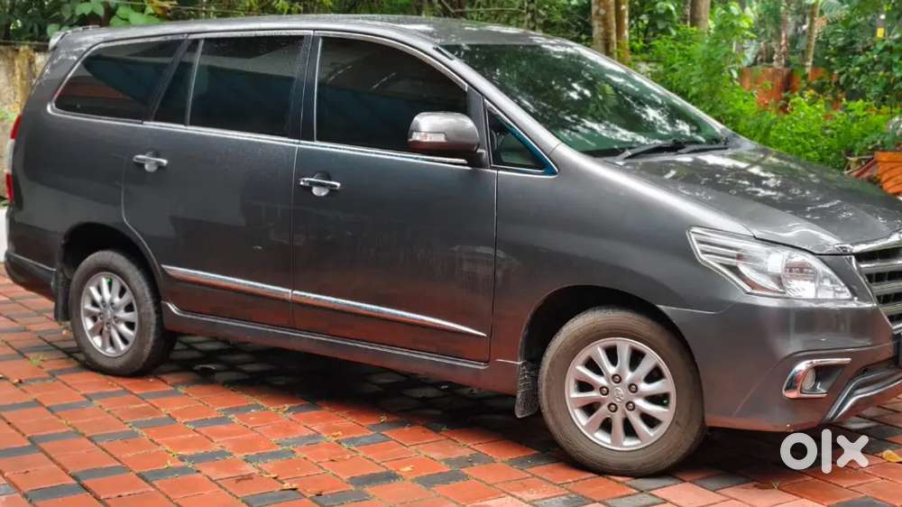 2014 Toyota Innova 2.5 V Diesel Manual Original Kerala  172500 Km