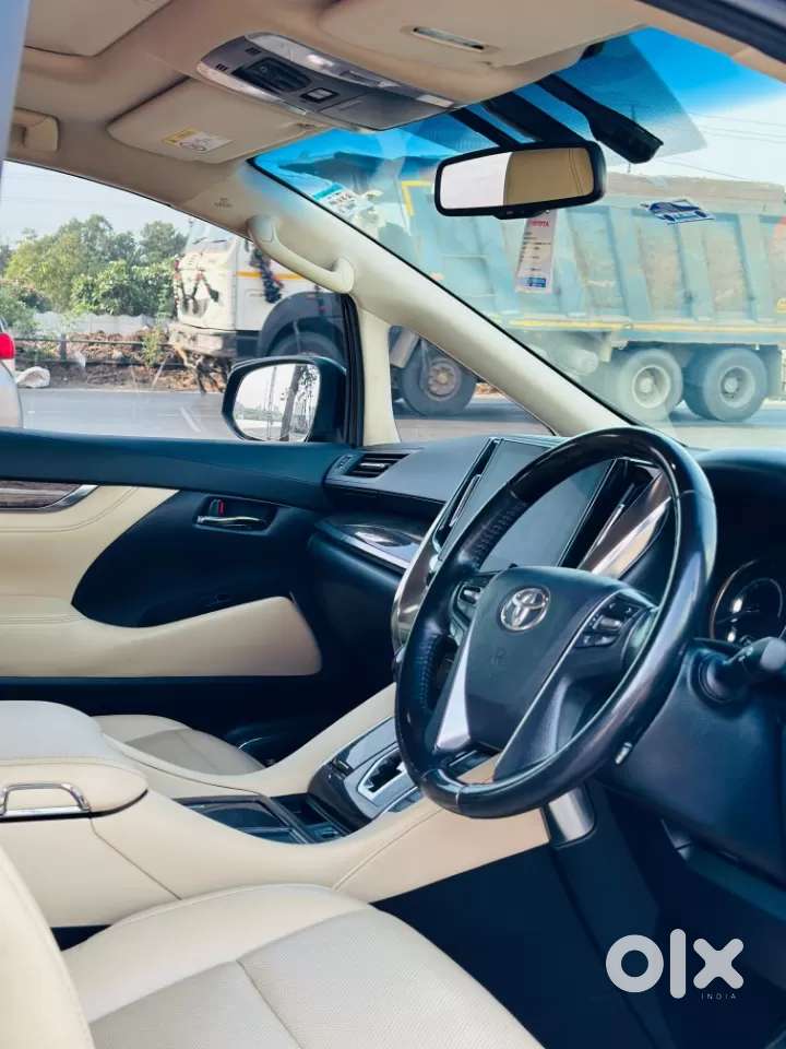Toyota Vellfire Vip – Executive Lounge, 2023, Petrol