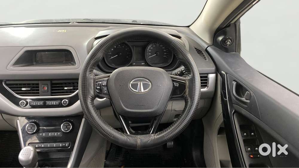 Tata Nexon 1.2 Revotron Xt, 2018, Petrol