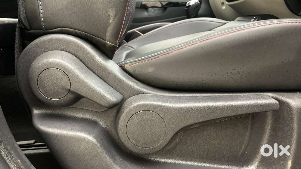 Renault Captur Platine Dual Tone Petrol, 2019, Petrol