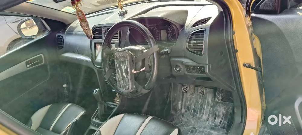 2017 Maruti Suzuki Brezza Zdi+ Dual Tone
