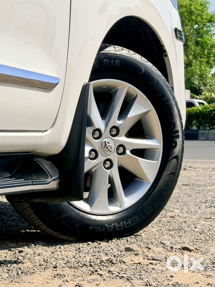 Toyota Innova Crysta [2020-ongoing] 2.4 Gx 7 Str, 2023, Diesel