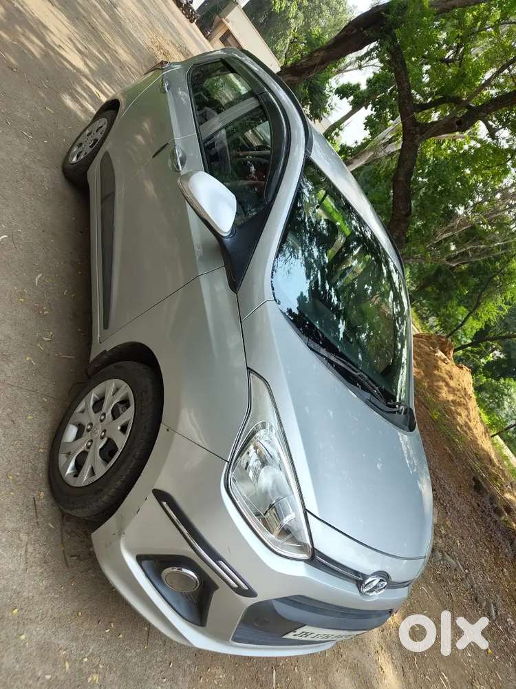 Hyundai Grand I10 Sleek Silver, Petrol, Well Maintained For 2.4 Lac