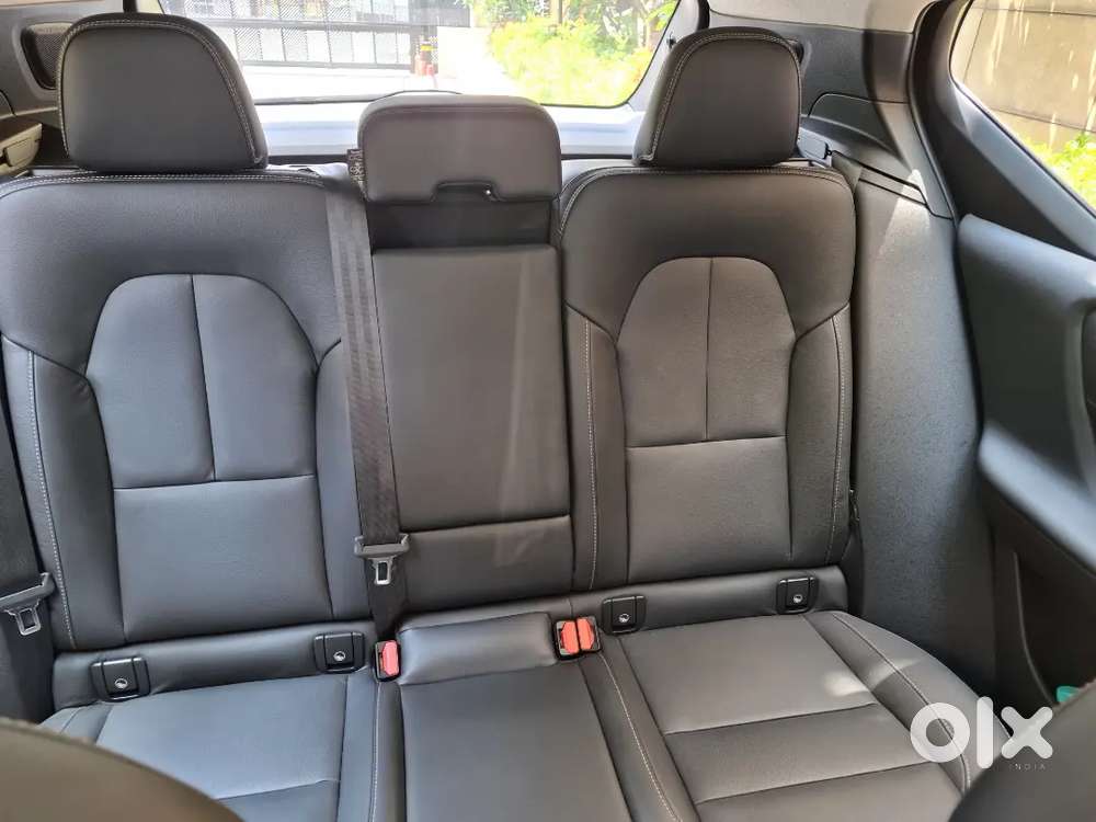 Volvo Xc40 Showroom Condition  Only 2150 Kms Run
