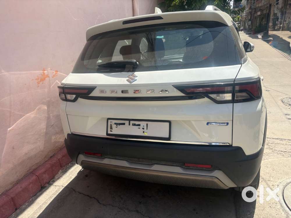 2 Keys Model 2023 Petrol Hybrid Well Maintained