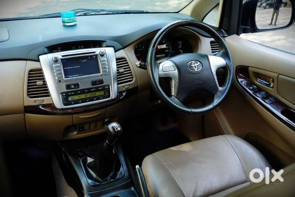 Toyota Innova 2.5 Z Diesel 7 Seater Bs Iv, 2015, Diesel