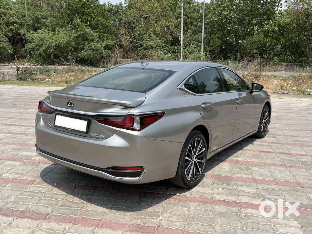 Lexus Es 300h Luxury, 2022, Cng & Hybrids