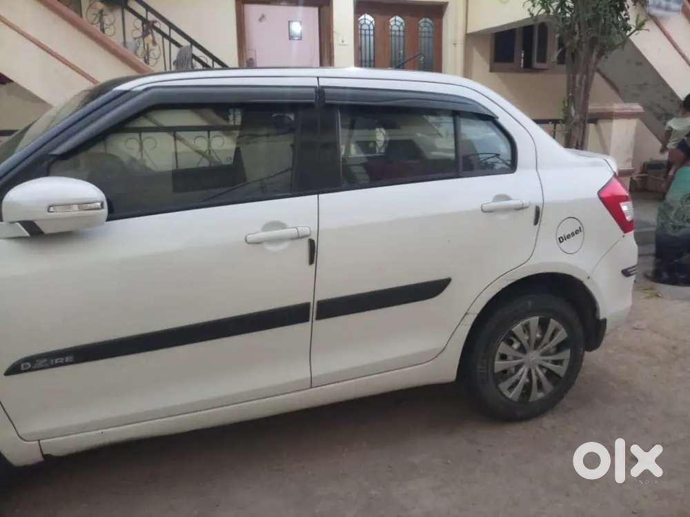 Maruti Suzuki Swift Dzire 2015 Diesel 221030 Km Driven
