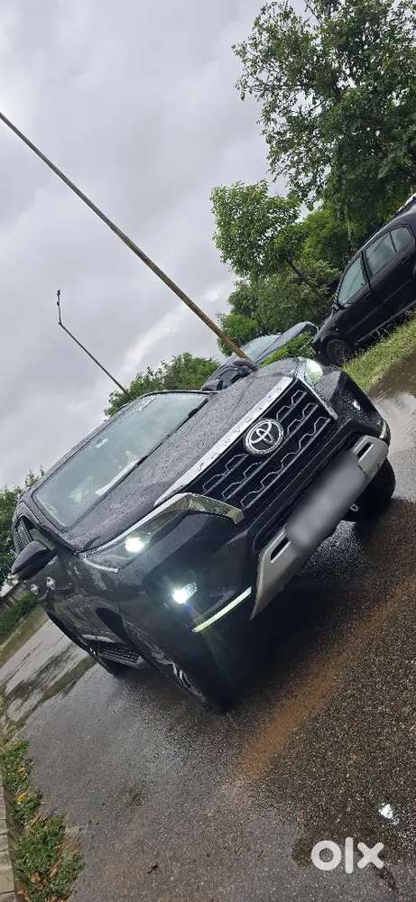 A Well Maintained Fortuner Single Hand Driven Mint Condition