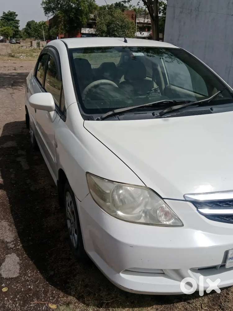 Very Good Condition. White Colour All Ok