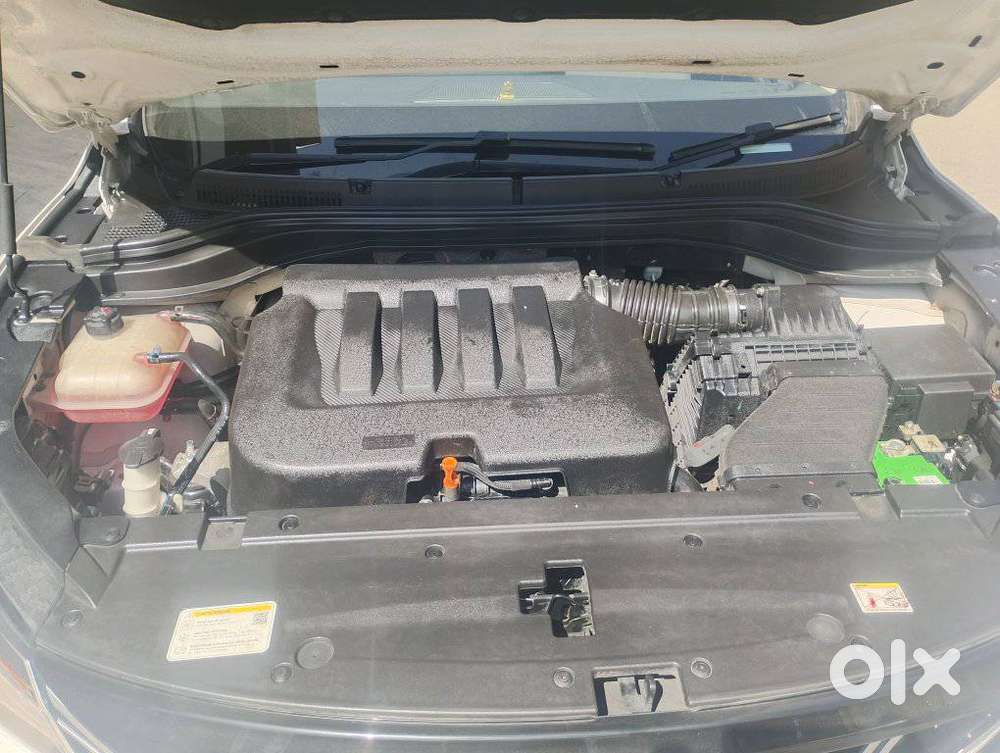 Mahindra Xuv700 2.0 Ax 7 Petrol At Luxury Pack Str, 2024, Petrol