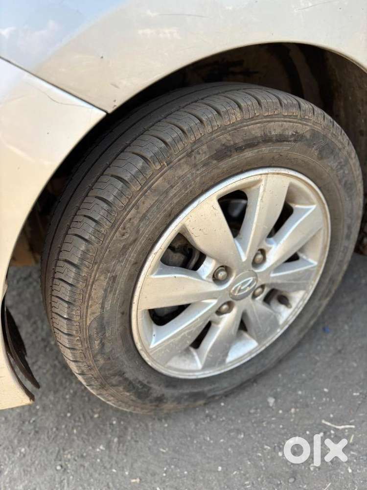 Hyundai Xcent 2015