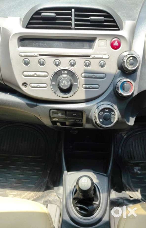 Honda Jazz V Mt Privilege, 2011, Petrol
