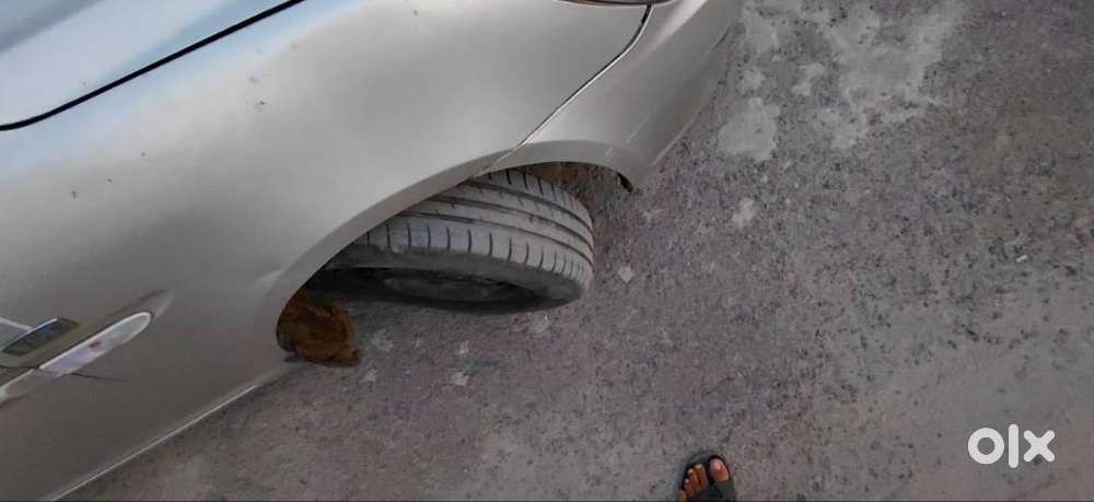 Car On Condition And 20 Mileage On  Highways