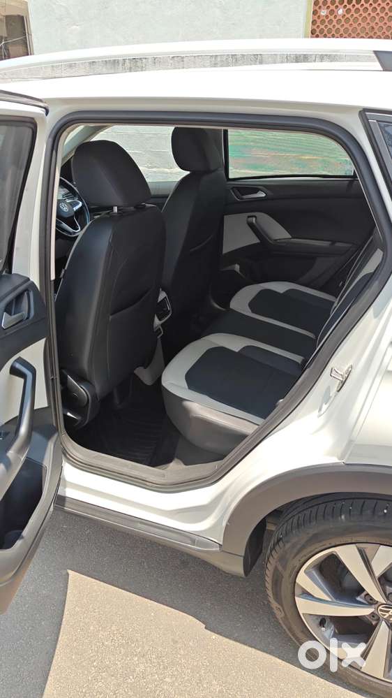 Volkswagen Taigun 1.0 Tsi Topline At, 2023, Petrol