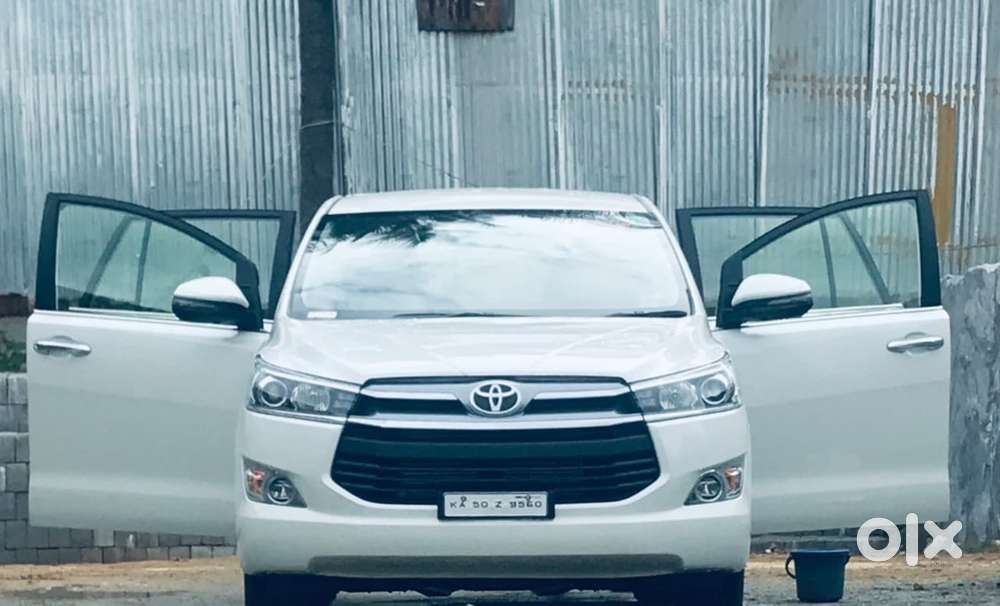 Toyota Innova Crysta 2.4 V 2019