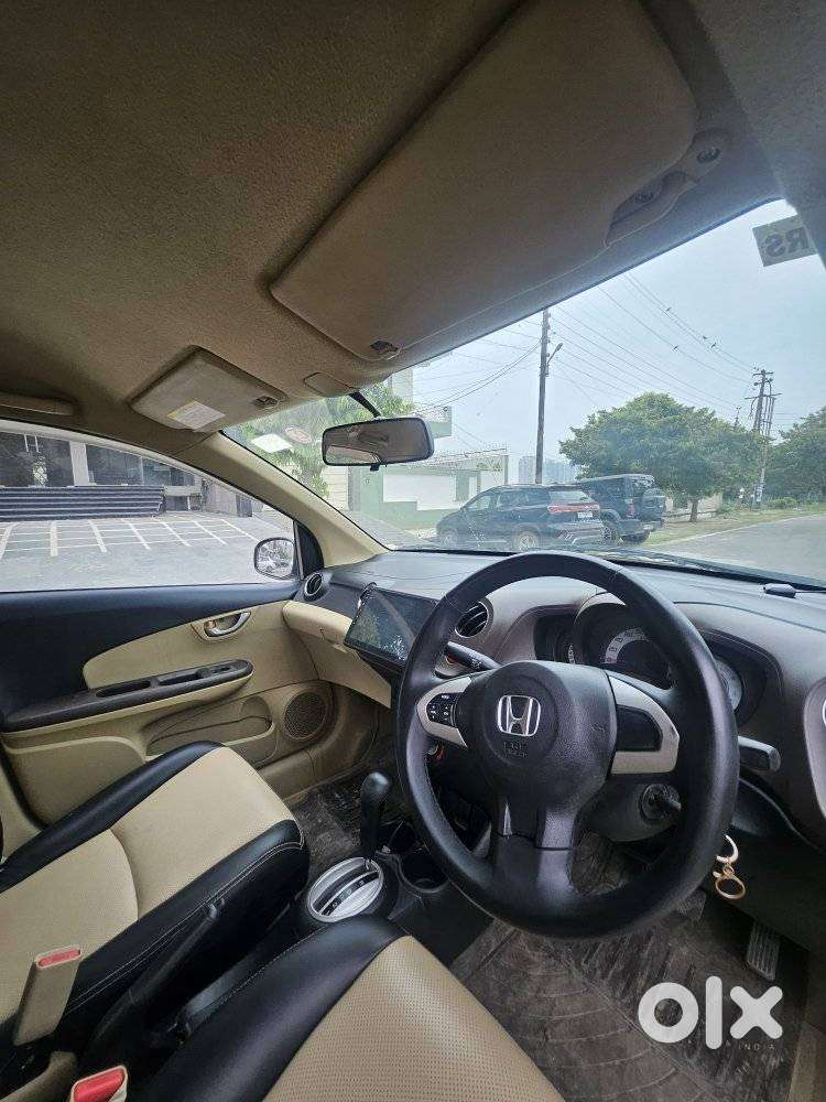 Honda Brio V Automatic, 2013, Petrol