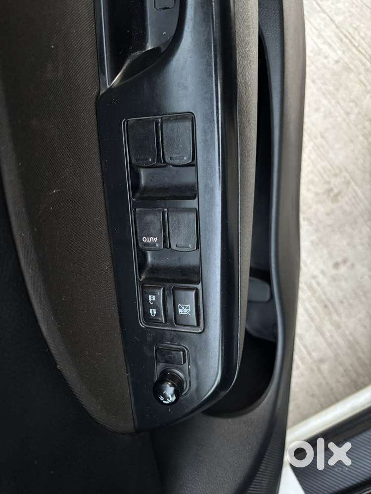 Maruti Suzuki Swift 1.2 Vxi (o), 2017, Petrol