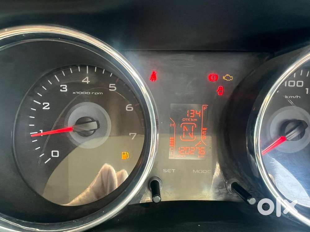 Mahindra Tuv 300 2018 Diesel Well Maintained