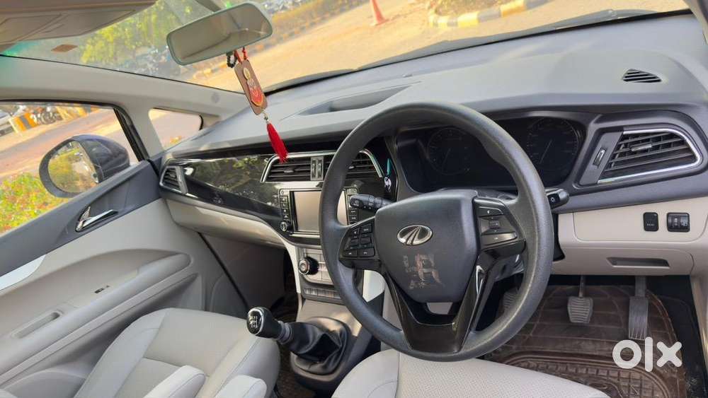 Mahindra Marazzo Diesel M6