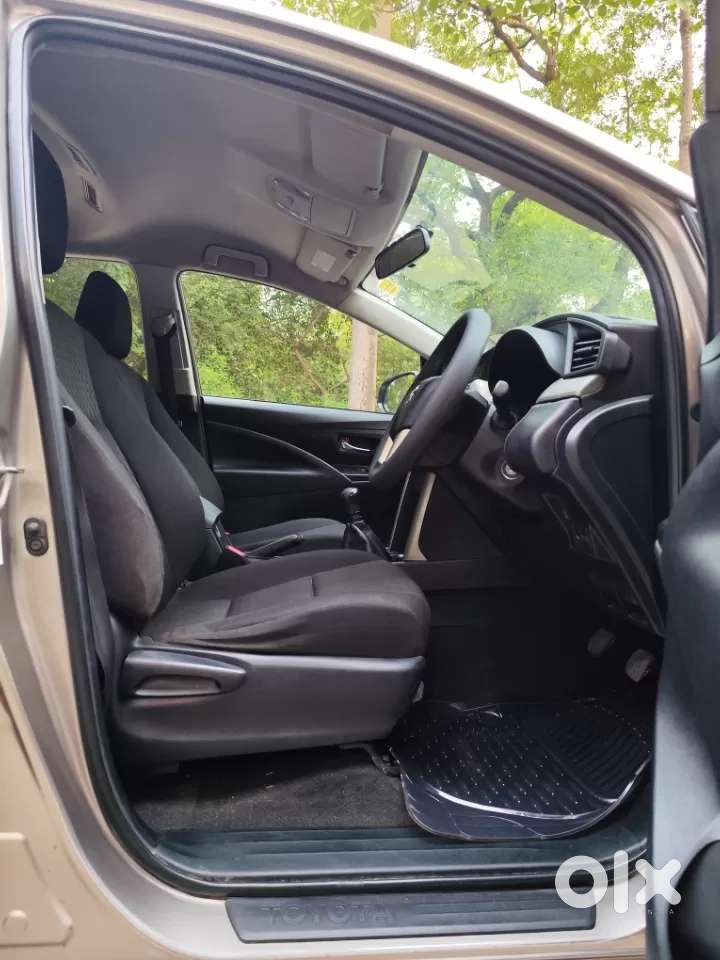 Toyota Innova Crysta 2.4 G Mt 7 Str, 2017, Diesel