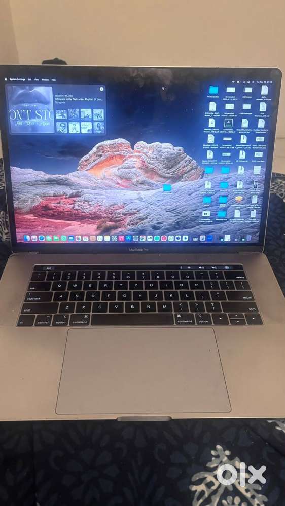Macbook Pro -2.6 GHz 6-Core Intel Core i7