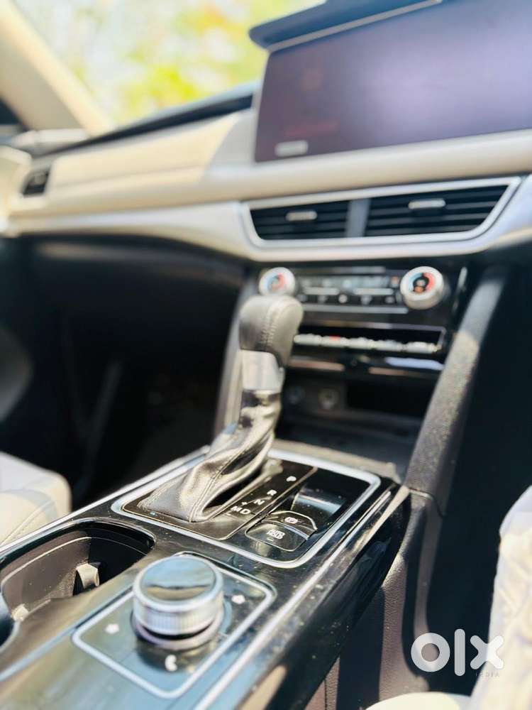 Mahindra Xuv700 2.2 Ax 7 Diesel At Luxury Pack Str, 2023, Diesel