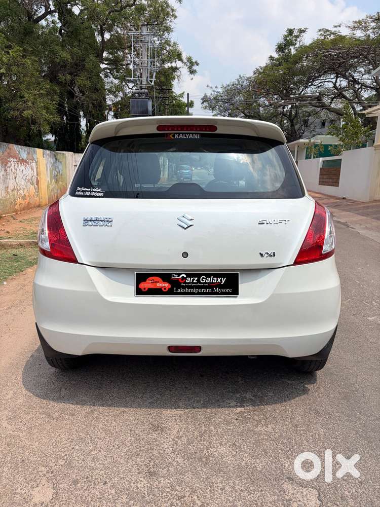 Maruti Suzuki Swift Vxi + Manual, 2017, Petrol