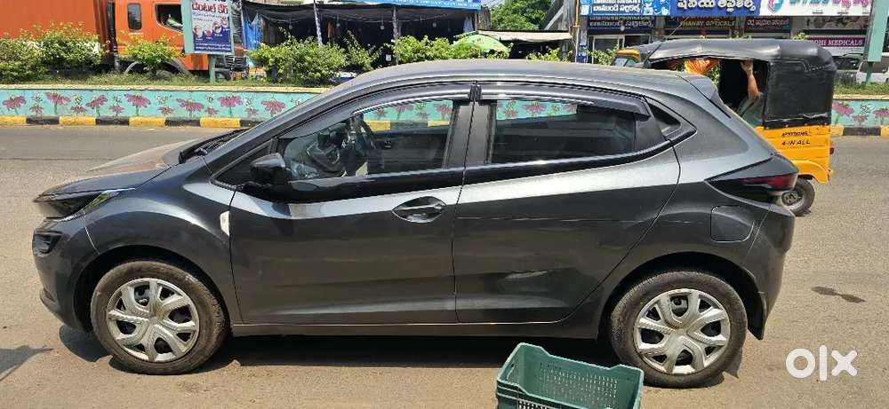 Tata Altroz 1.2 Xm 2025