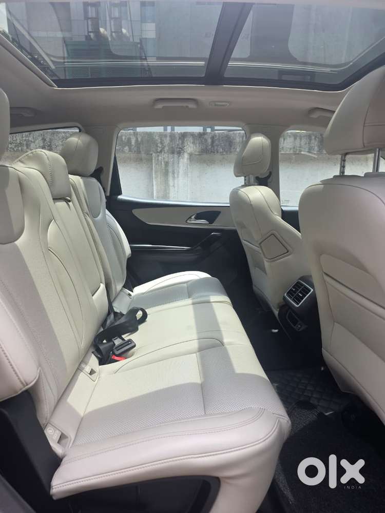 Mahindra Xuv700 2.2 Ax 7 Diesel At Luxury Pack Str, 2023, Diesel