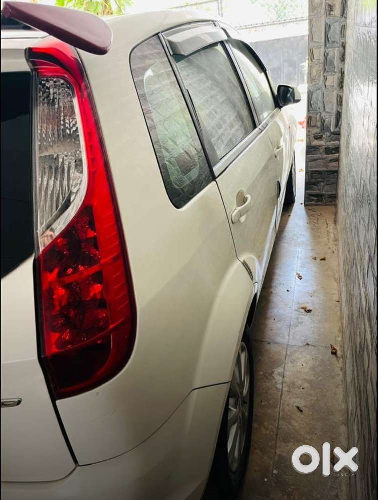 Ford Figo Petrol Manual 2010 Well Maintaned Top Model Recent Serviced