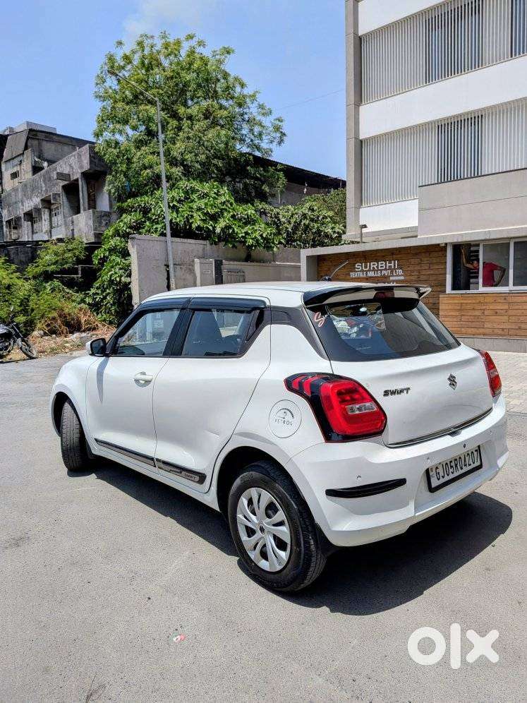 Maruti Suzuki Swift Vxi + Manual, 2022, Petrol