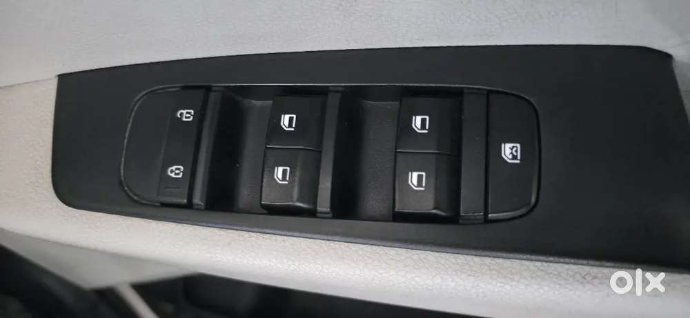 Kia Carens 2023 Petrol Manual