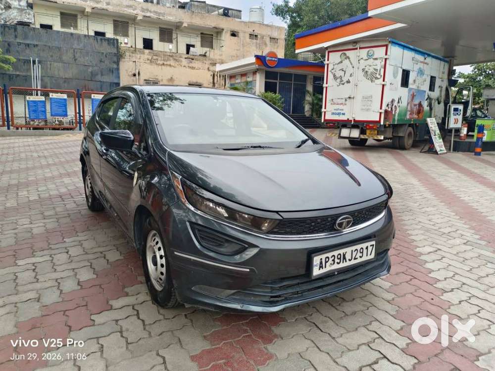 Tata Altroz 1.2 Xe, 2021, Petrol