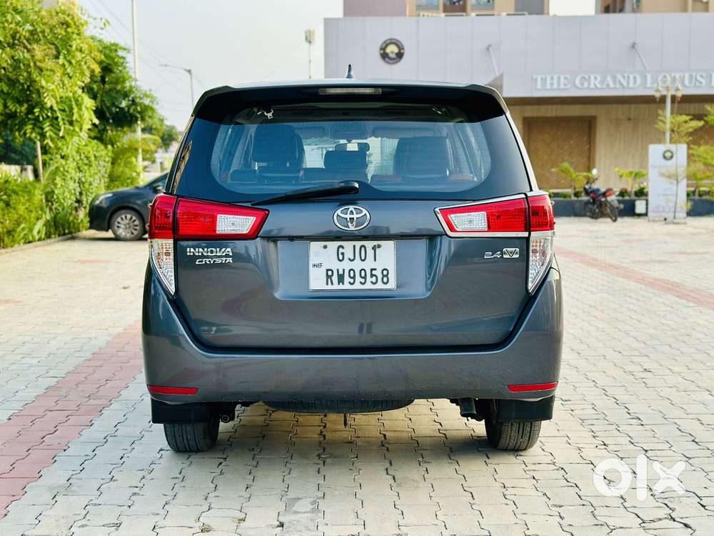 Toyota Innova Crysta 2.4 V 8 Str, 2017, Diesel