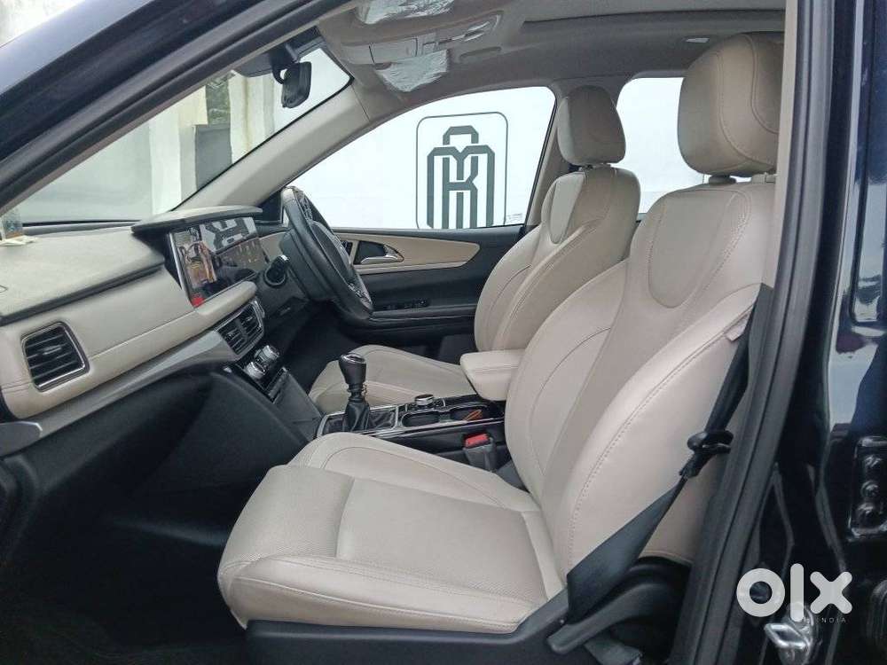 Mahindra Xuv700 2.2 Ax 7 Diesel Mt Luxury Pack Str, 2025, Diesel