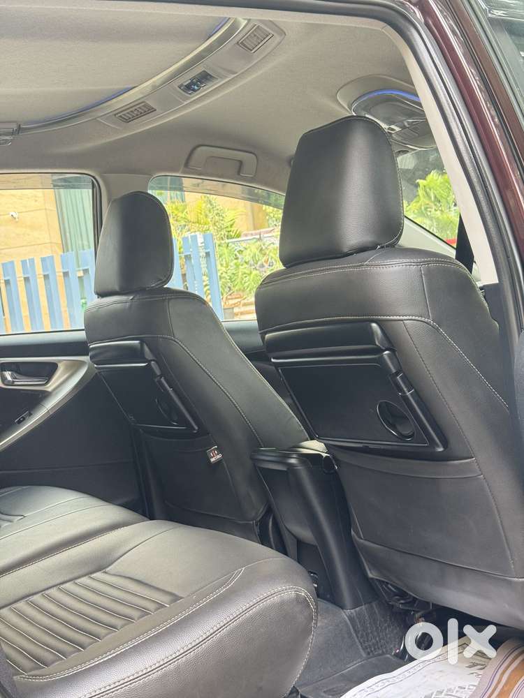 Toyota Innova Crysta 2.4 V 8 Str, 2018, Diesel