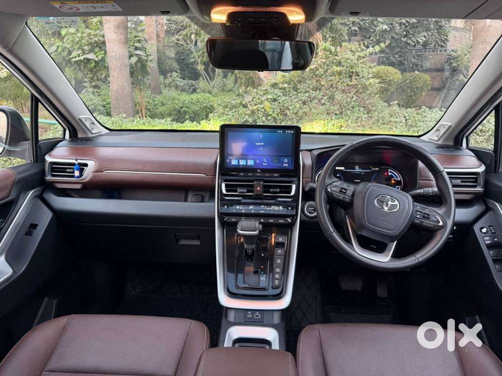 Toyota Innova Hycross 2.0 Zx Hybrid 7 Str, 2023, Petrol