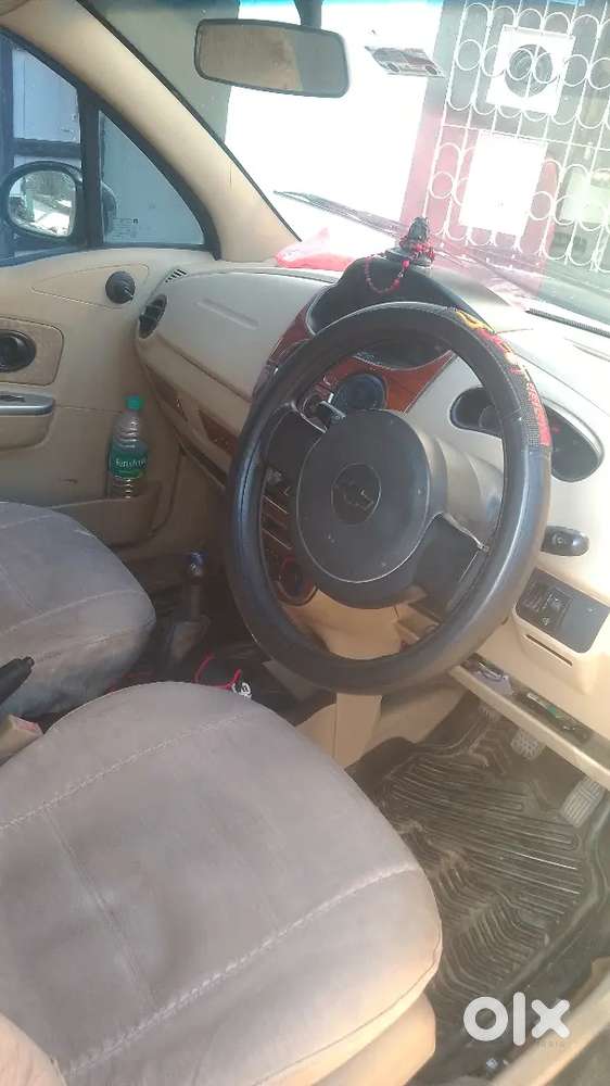 भिंड में रखी है गाड़ी की कंडीशन बहुत अच्छी है Ac चालू है टायर भी नए है